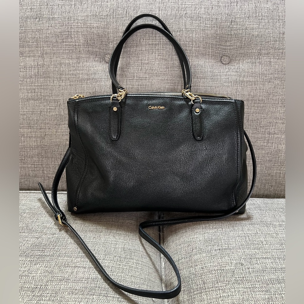Calvin Klein Genuine Leather Quadruple Compartment Work Travel Shoulder Bag